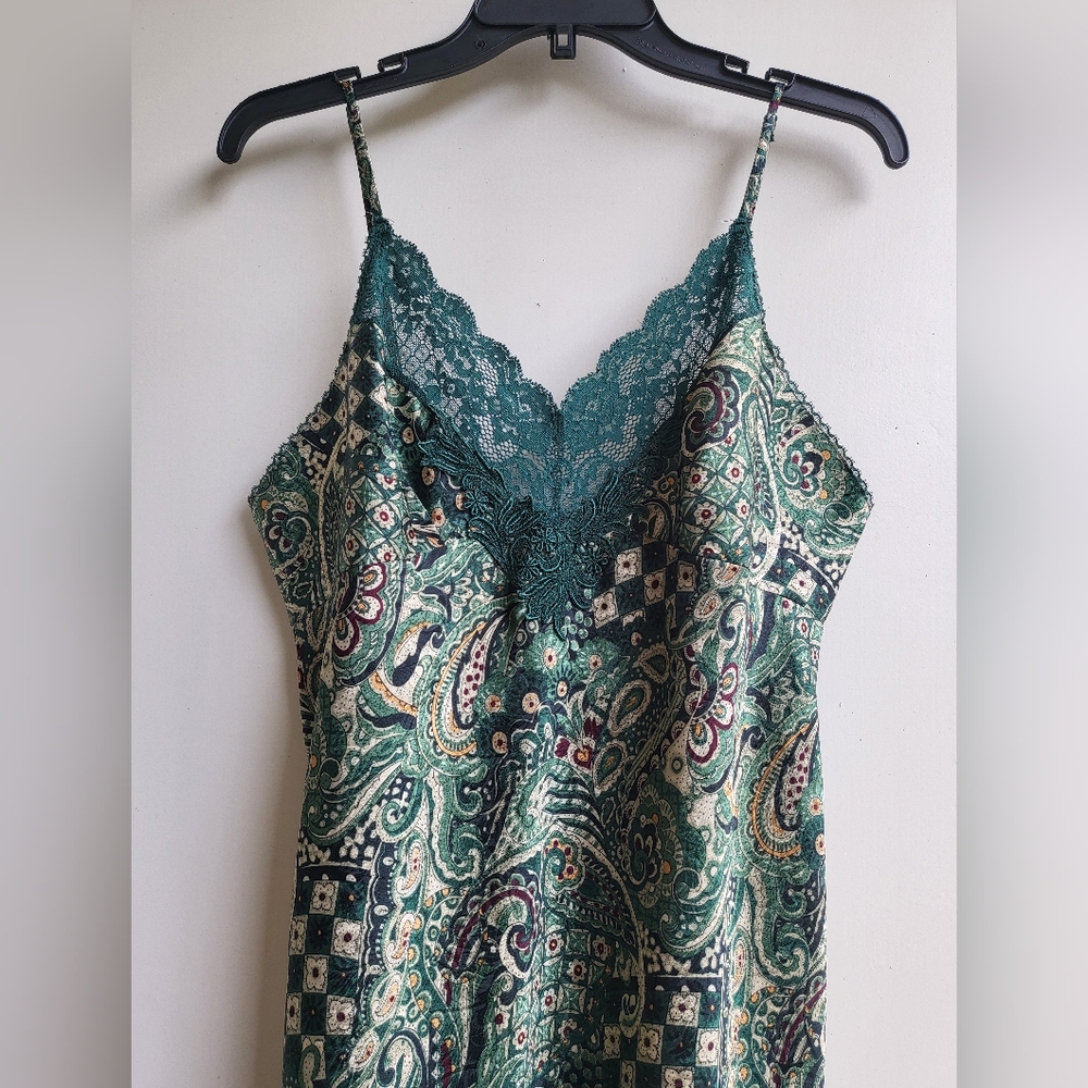 Forest Green paisley lace slip - Picture 2 of 8